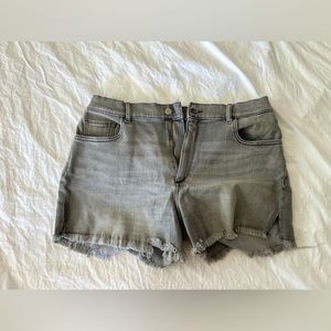 Gray high-rise shorts size 31 very nice good condition
